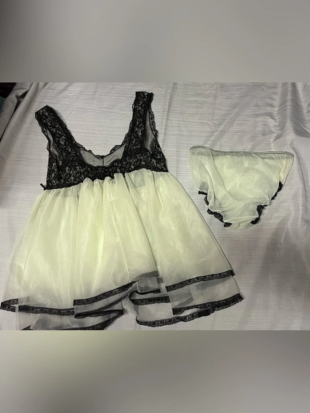 Vintage 1970s Penny Rich Creations Babydoll Chemise Panty Set M Green Black Lace